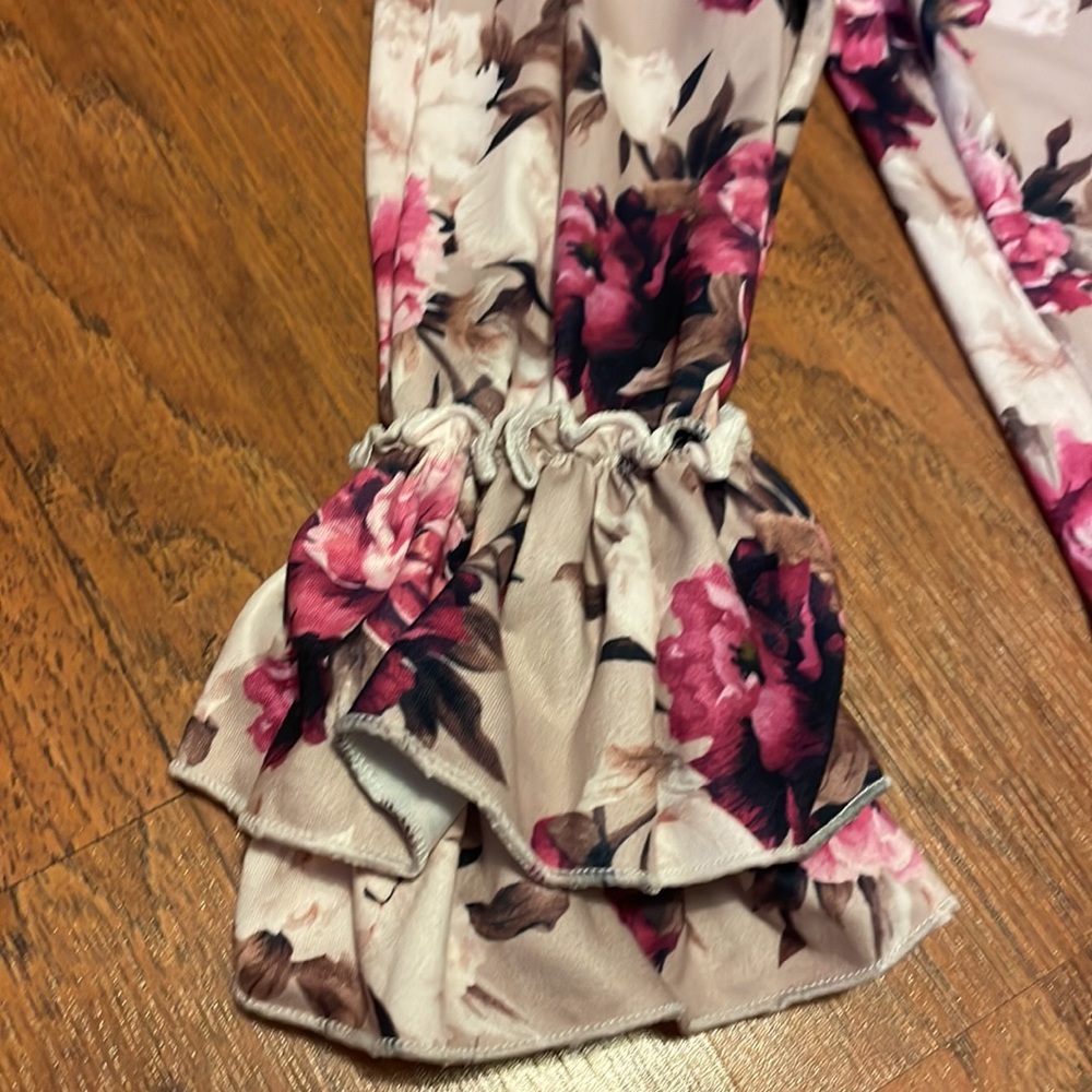 Sweet Modesty ruffle sleeve top!!💕 - Picture 3 of 3